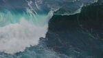 巴厘岛海浪撞击的高角度拍摄