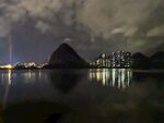 大山中的夜景