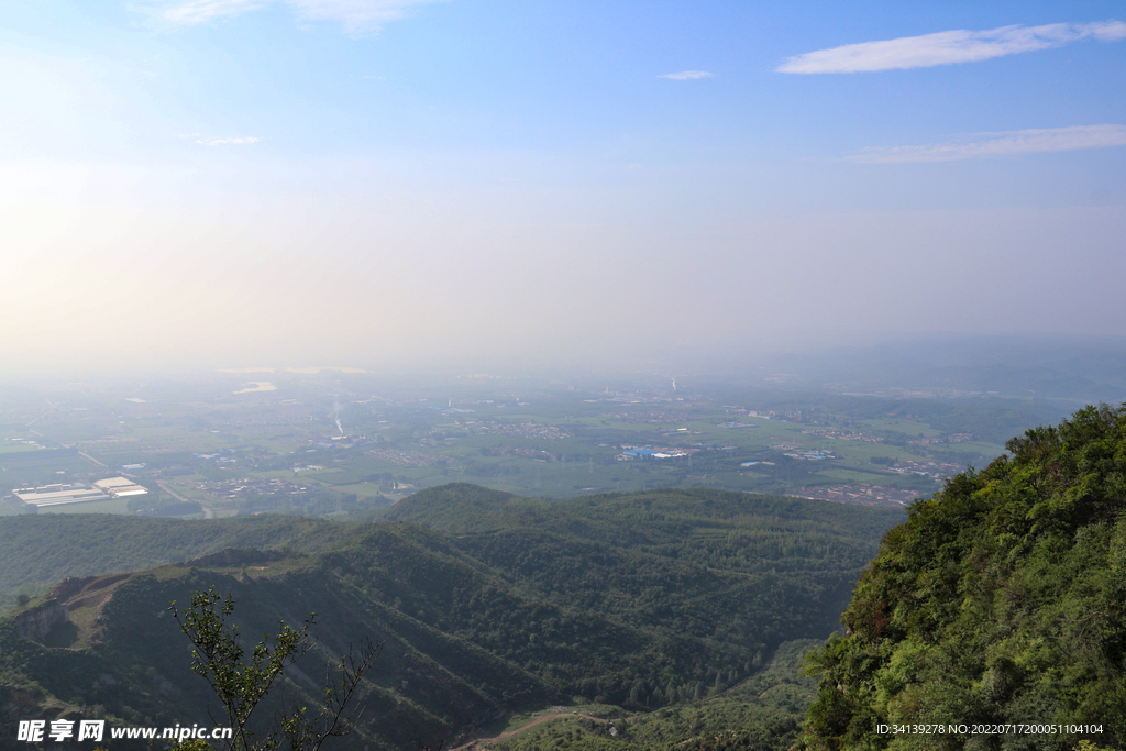 大山  