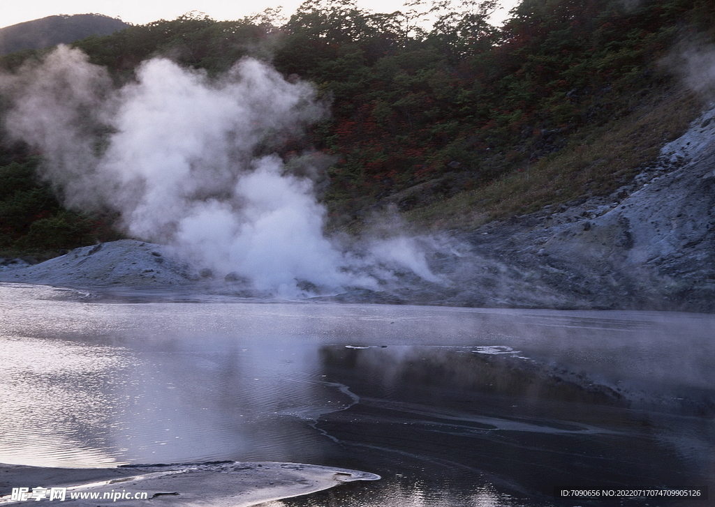 碧水青山    