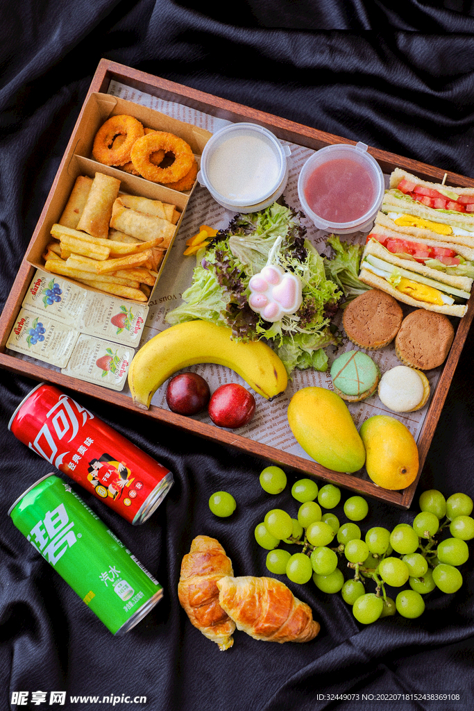 露营餐 野餐 水果 饮品