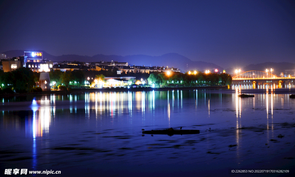 江滨夜景