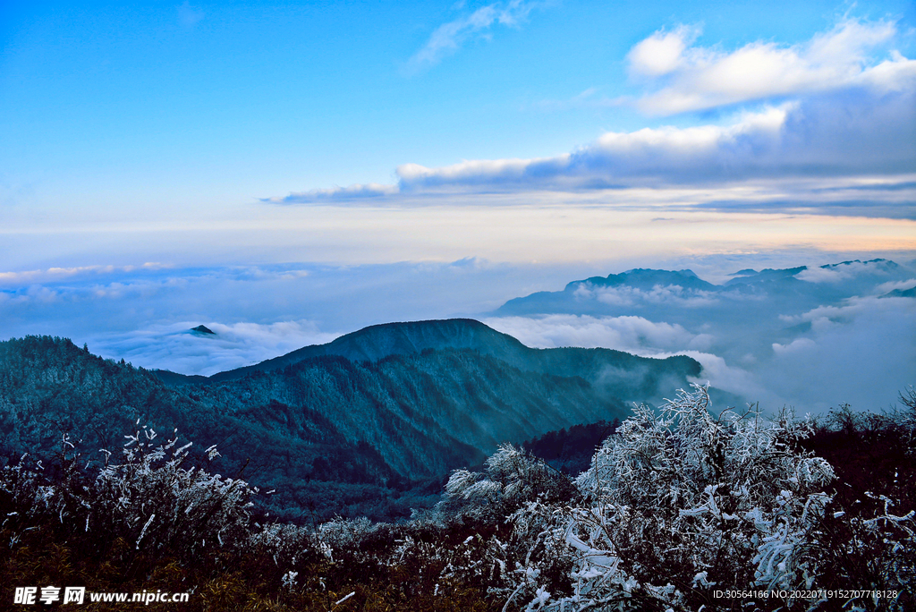 户外雪山自然山脉