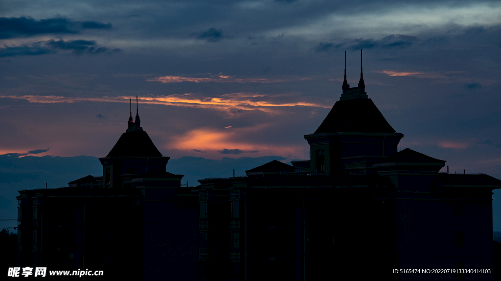 楼顶剪影 夕阳西下