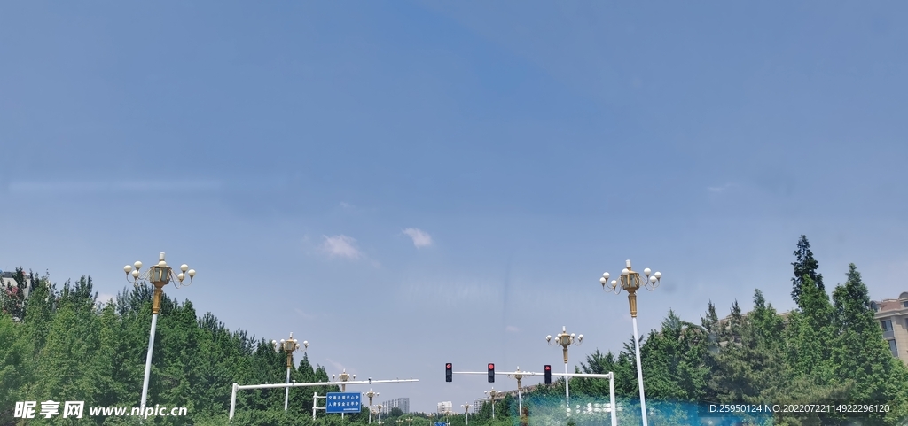蓝天白云