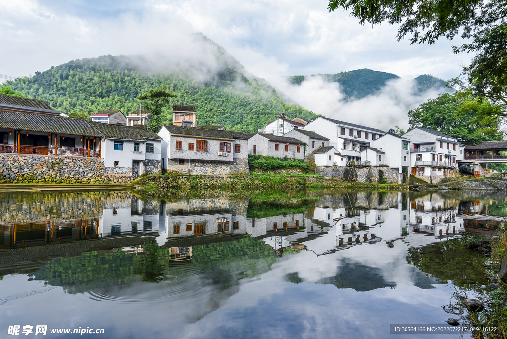 户外乡村旅游小镇