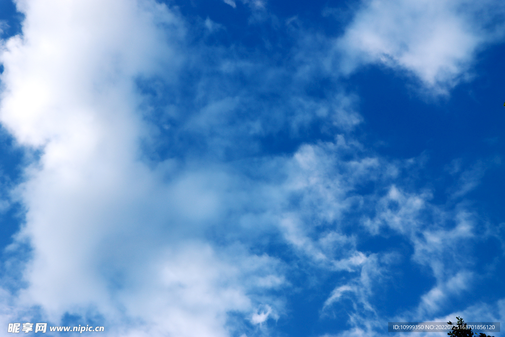 蓝天白云