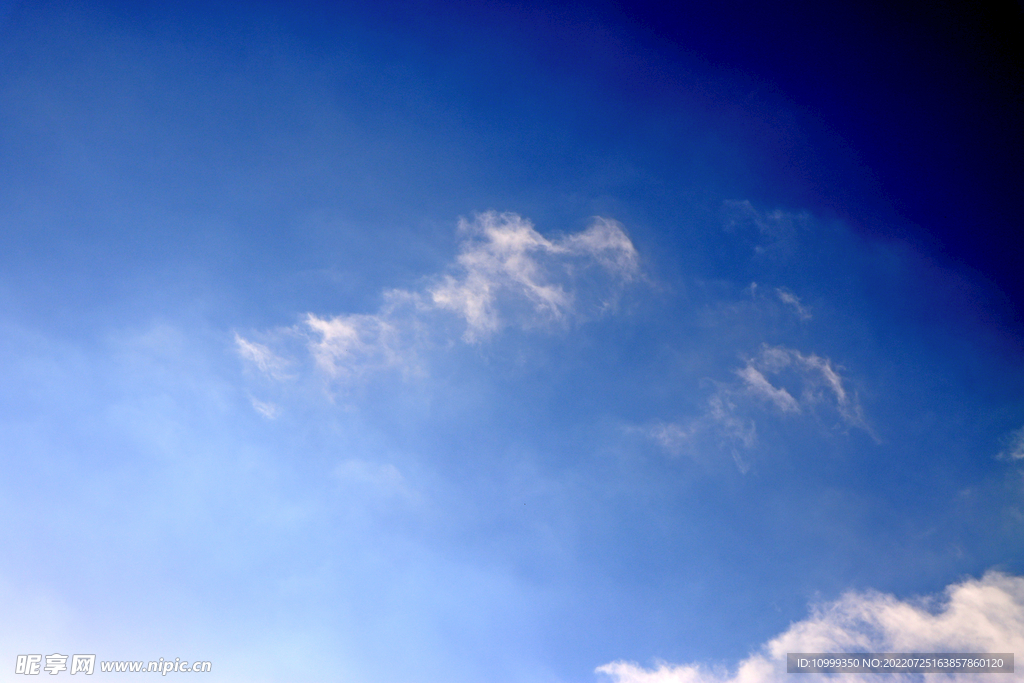 蓝天白云