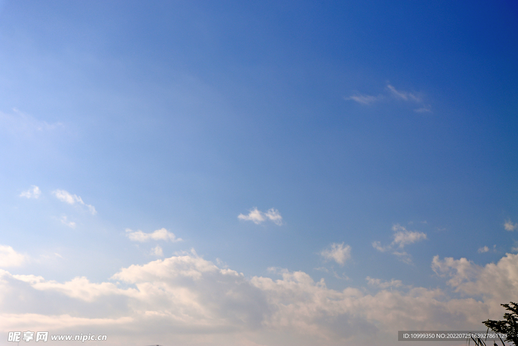 蓝天白云