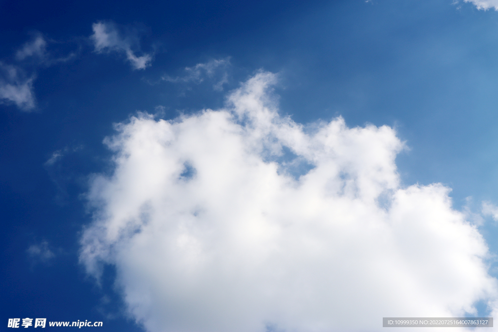 蓝天白云