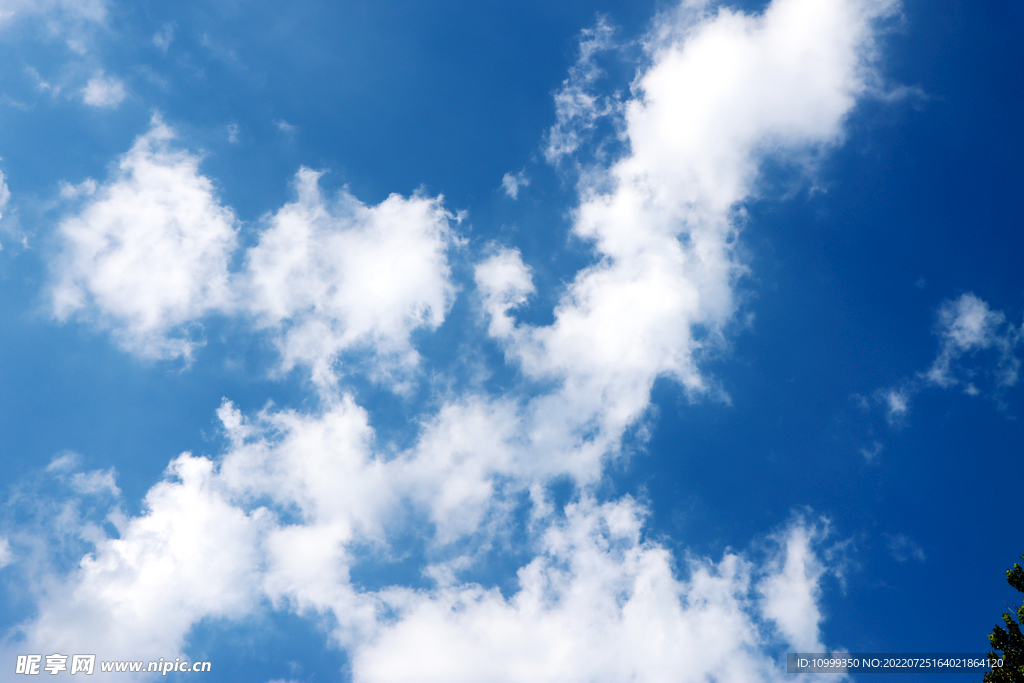 蓝天白云