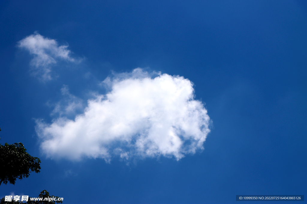 蓝天白云