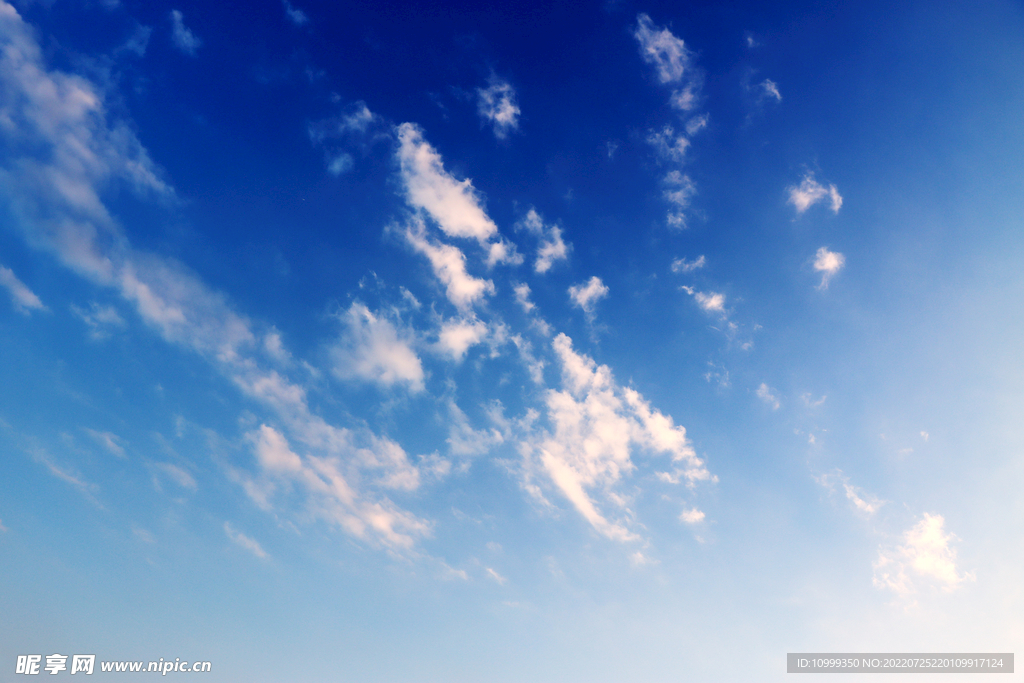 蓝天白云