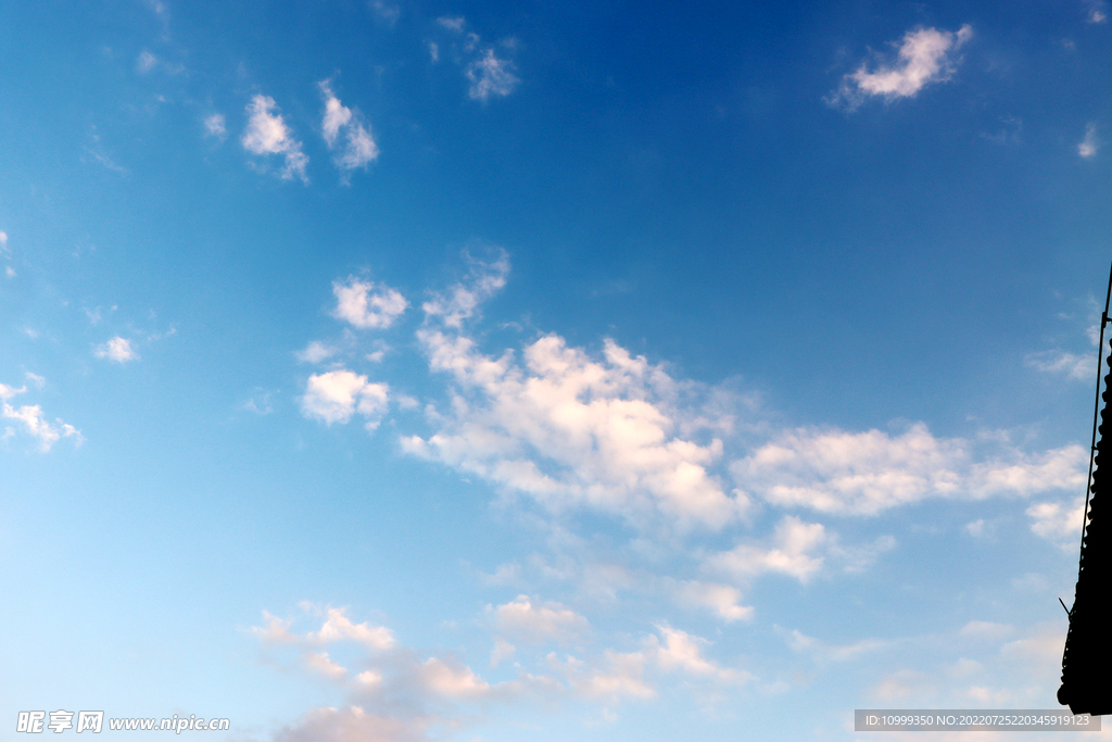 蓝天白云