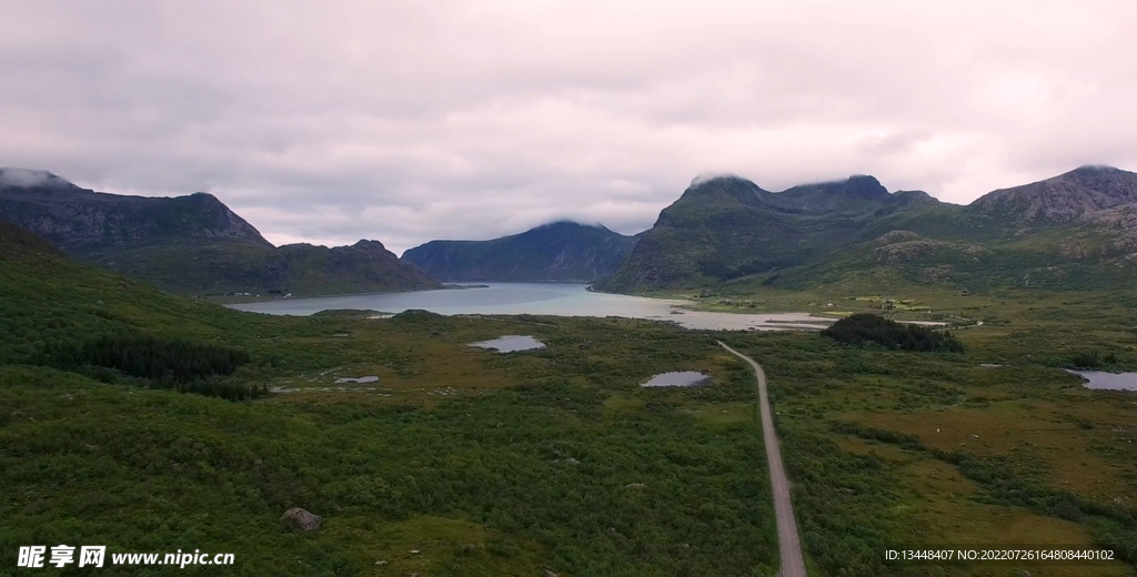 鸟瞰航拍海岸岛屿小镇自然风景