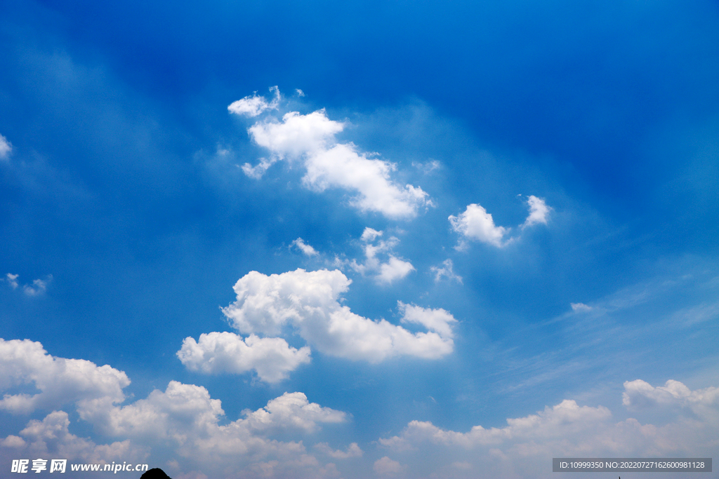 蓝天白云