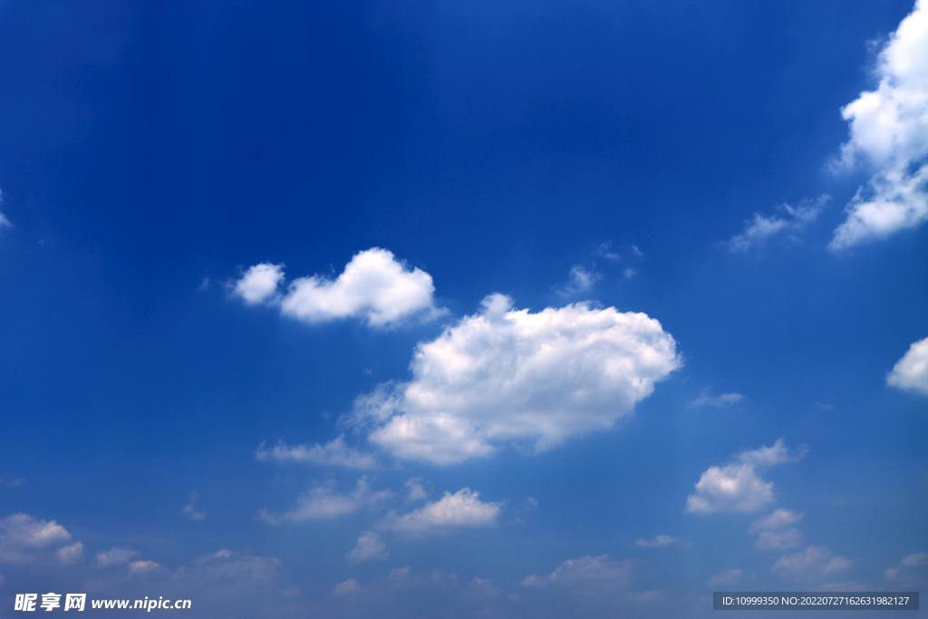 蓝天白云