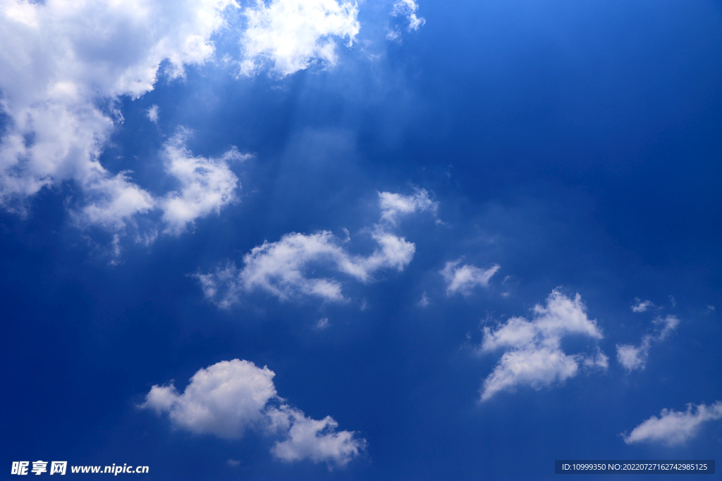 蓝天白云