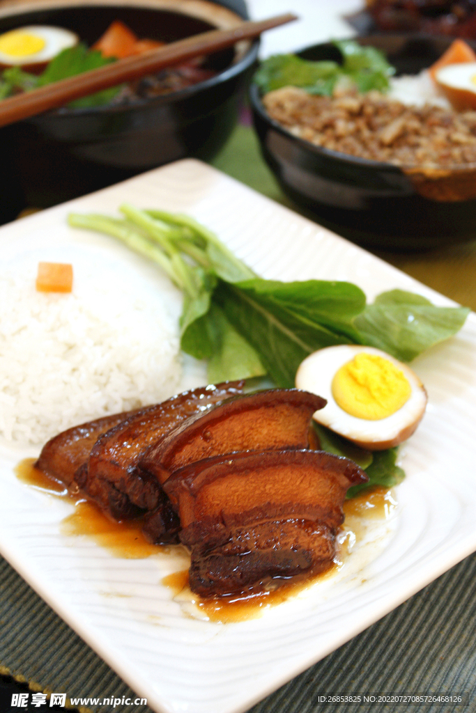 卤肉饭 