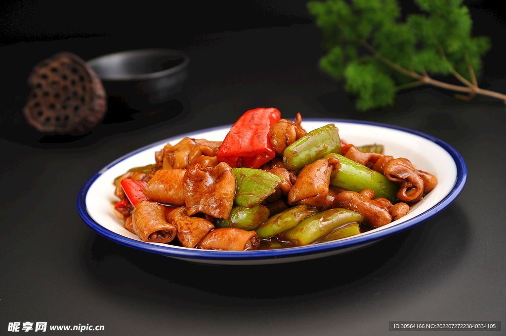 青椒炒大肠美食