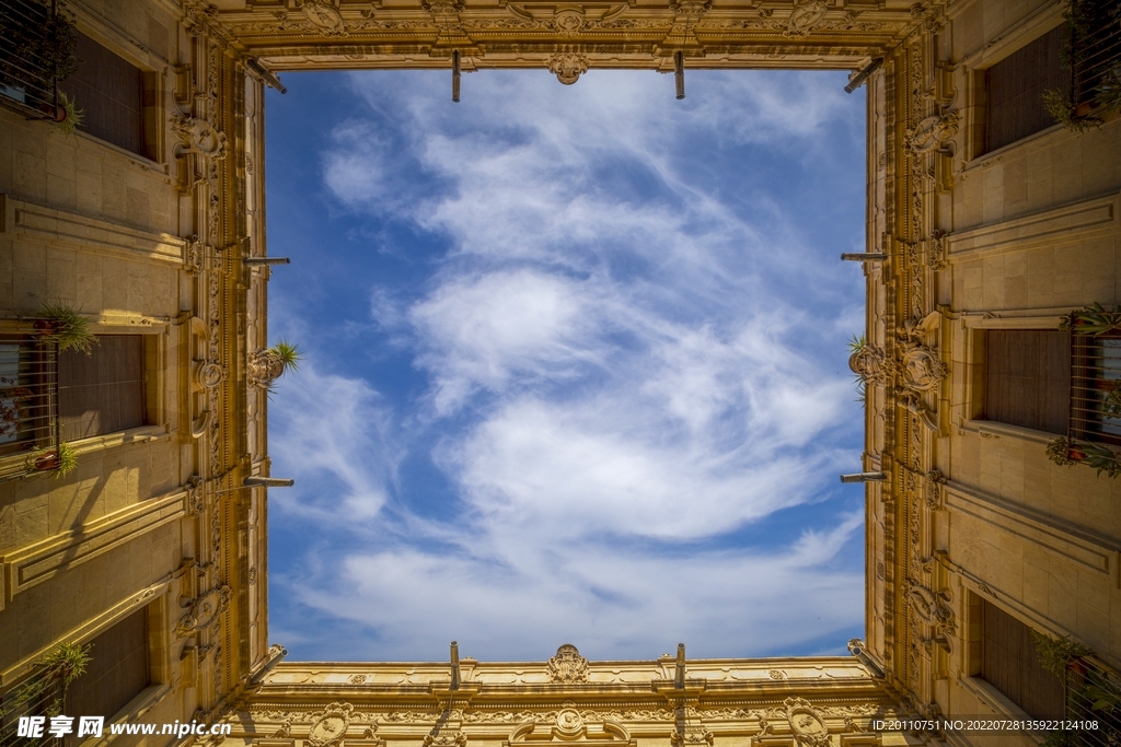 天空