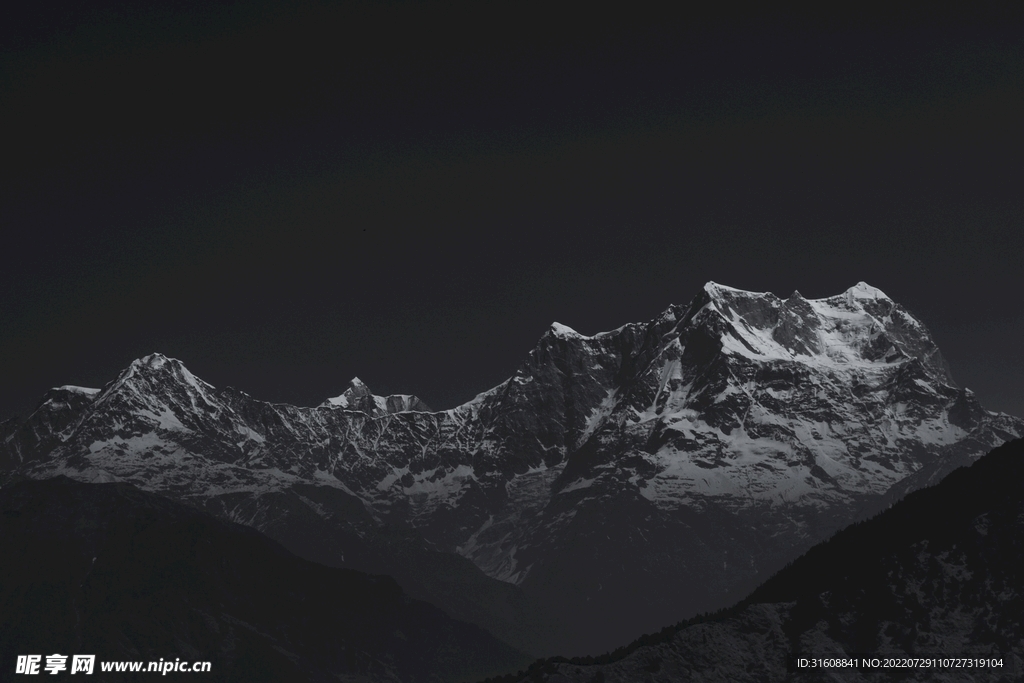 幽寂雪山
