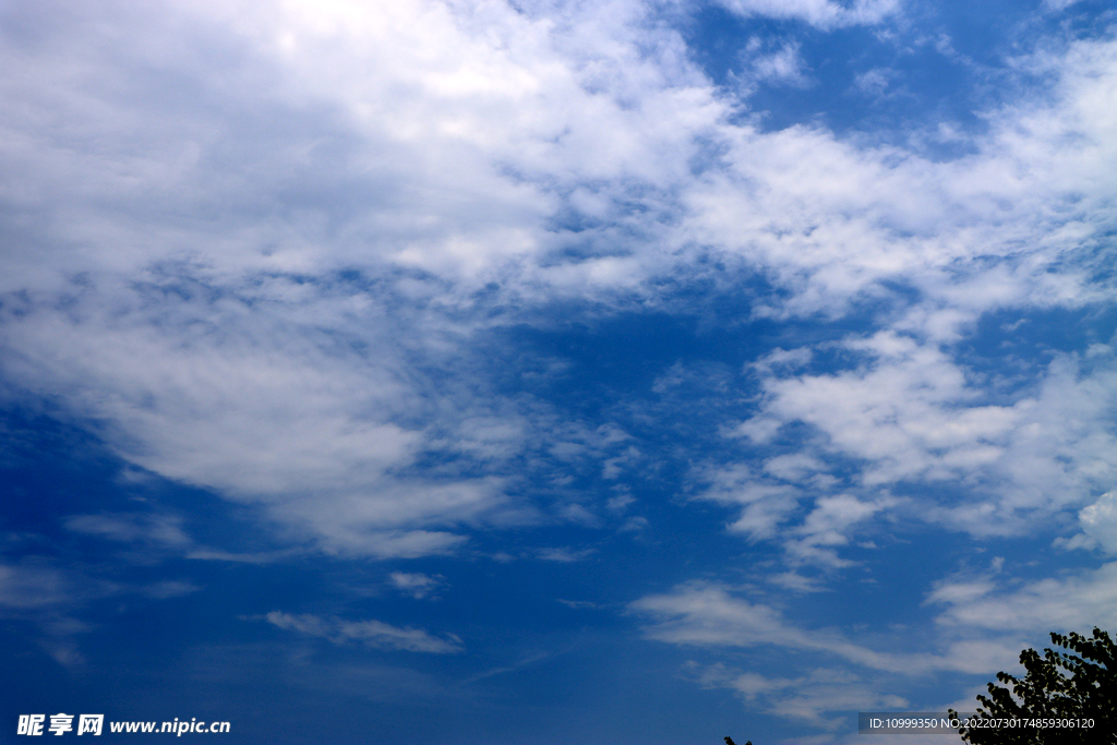 蓝天白云
