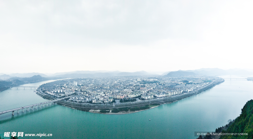 鸟瞰古城