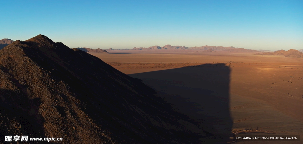 鸟瞰航拍荒野沙漠类火星地貌风光