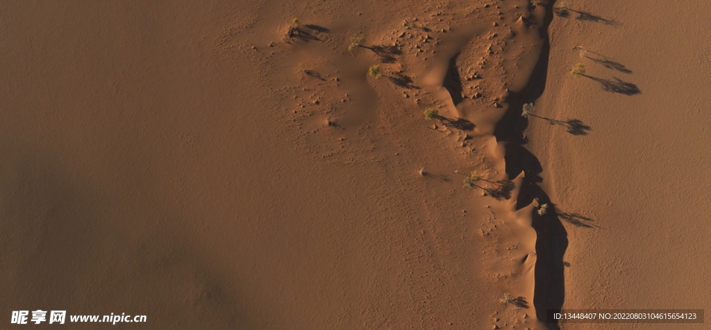 航拍荒野沙漠鸟瞰类火星地貌风光