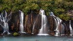 山区小瀑布·