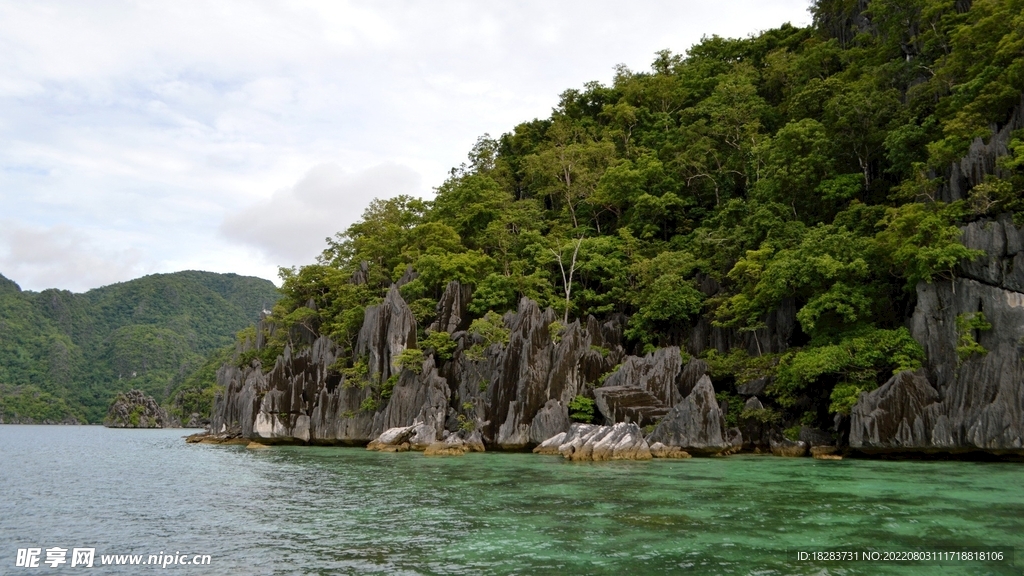 湖泊    山水    高山 