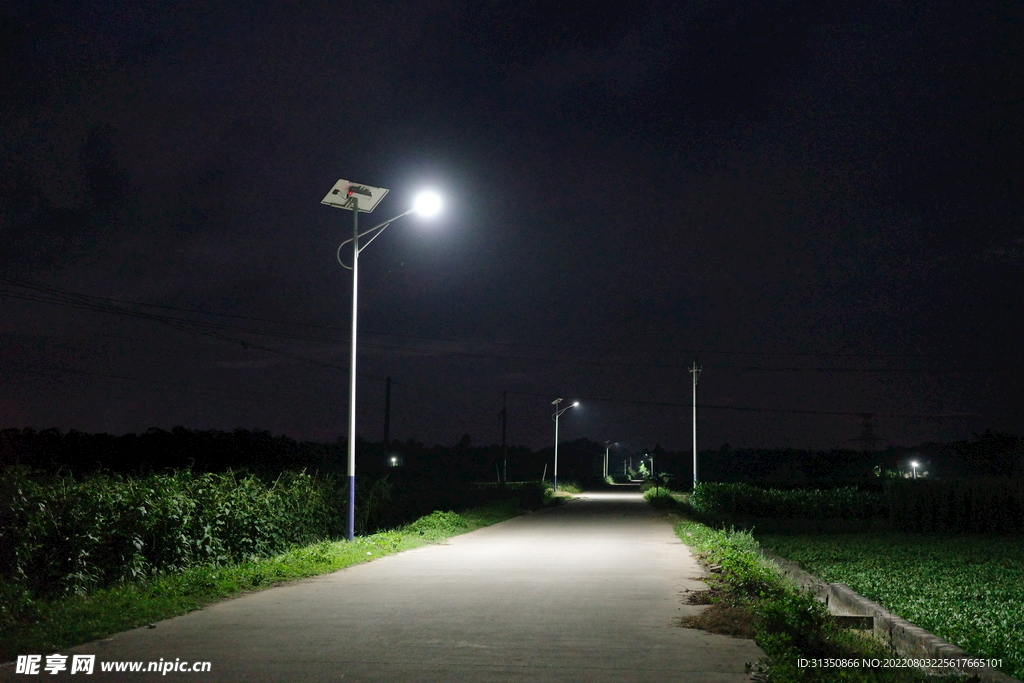 乡村道路路灯