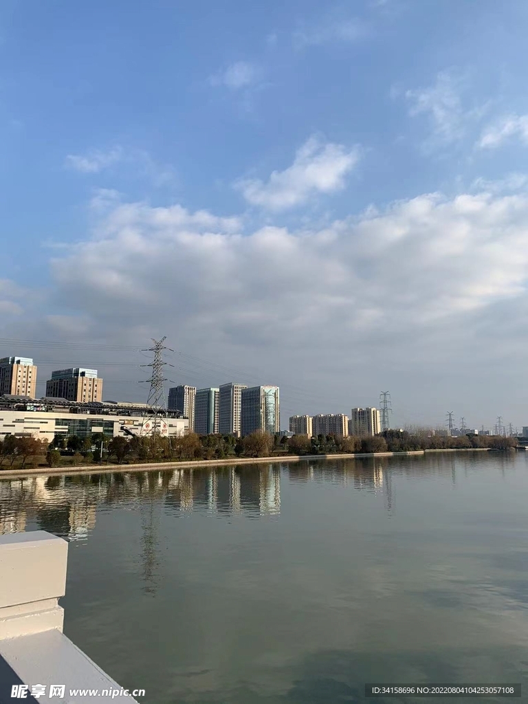 蓝天