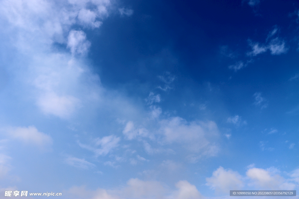 蓝天白云