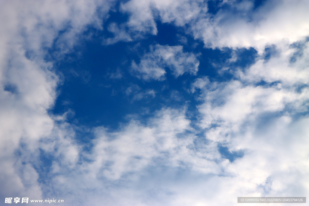 蓝天白云