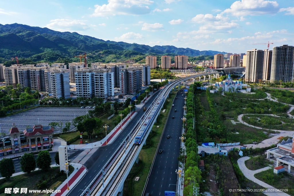 国内首条双流制市域(郊)铁路