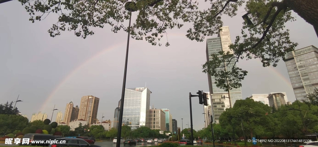 雨后彩虹