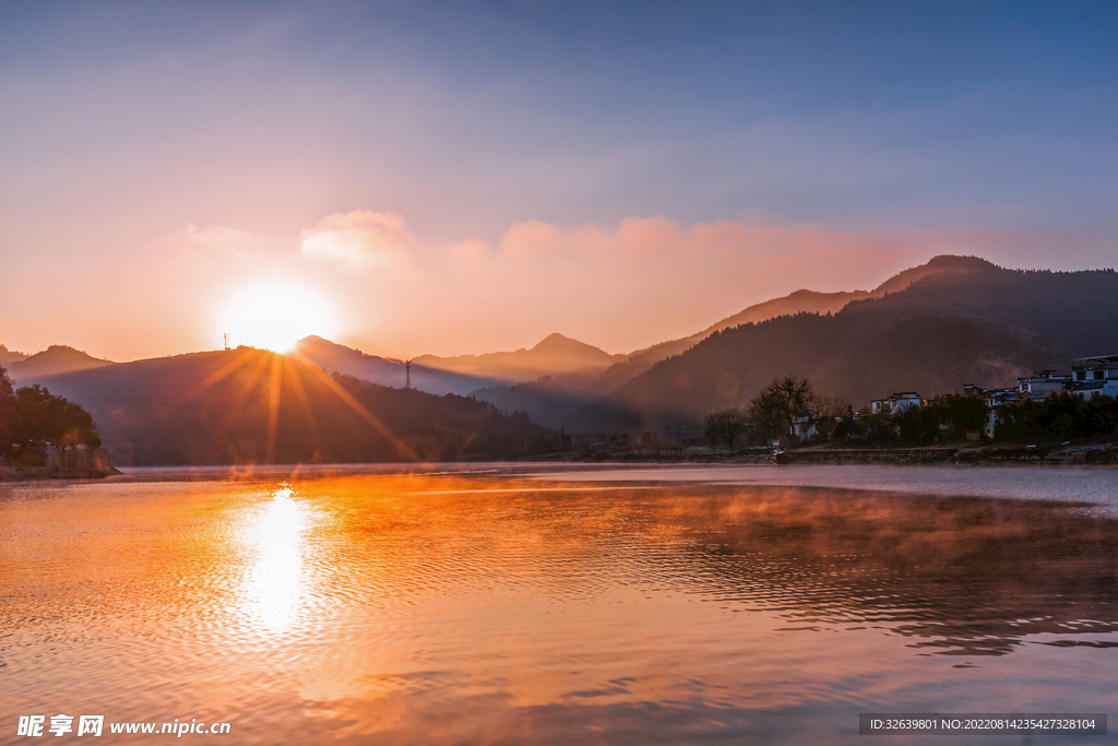 冬天江面的夕阳