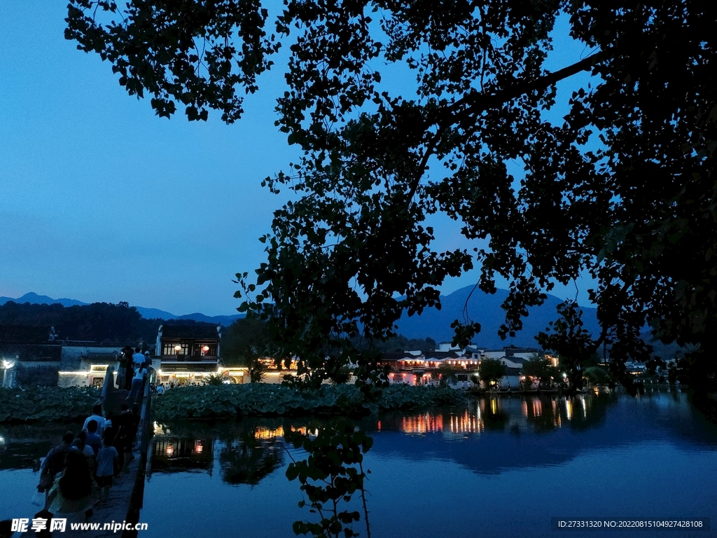 黄山宏村风景区夜景