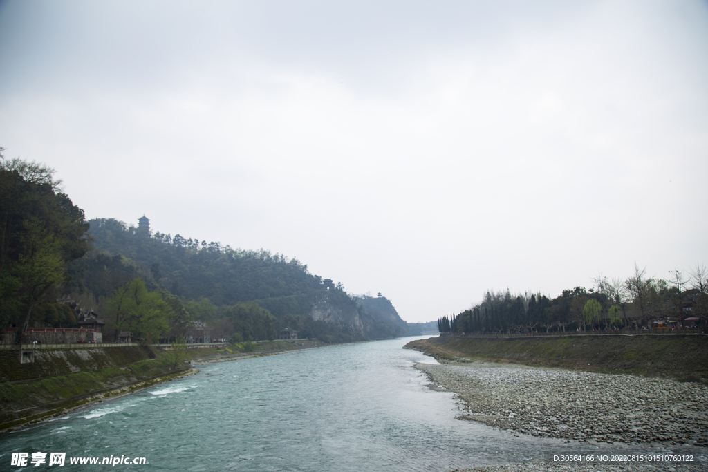户外森林山脉湖水