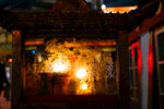 西藏拉萨八廓街大昭寺门前酥油灯