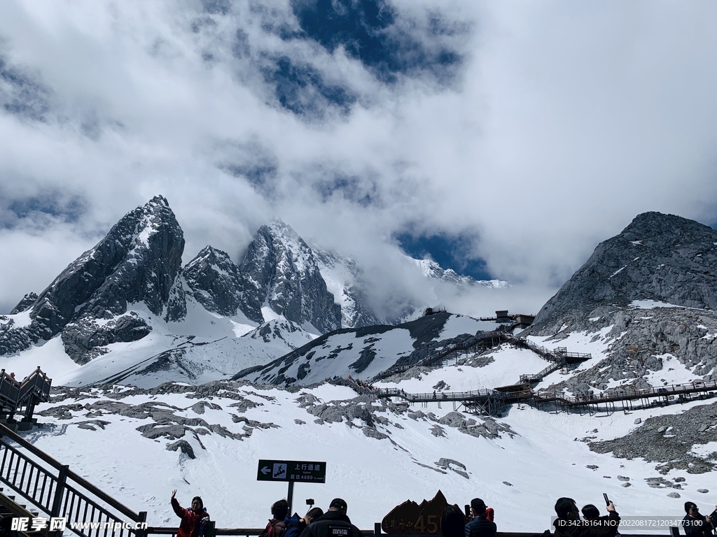 玉龙雪山