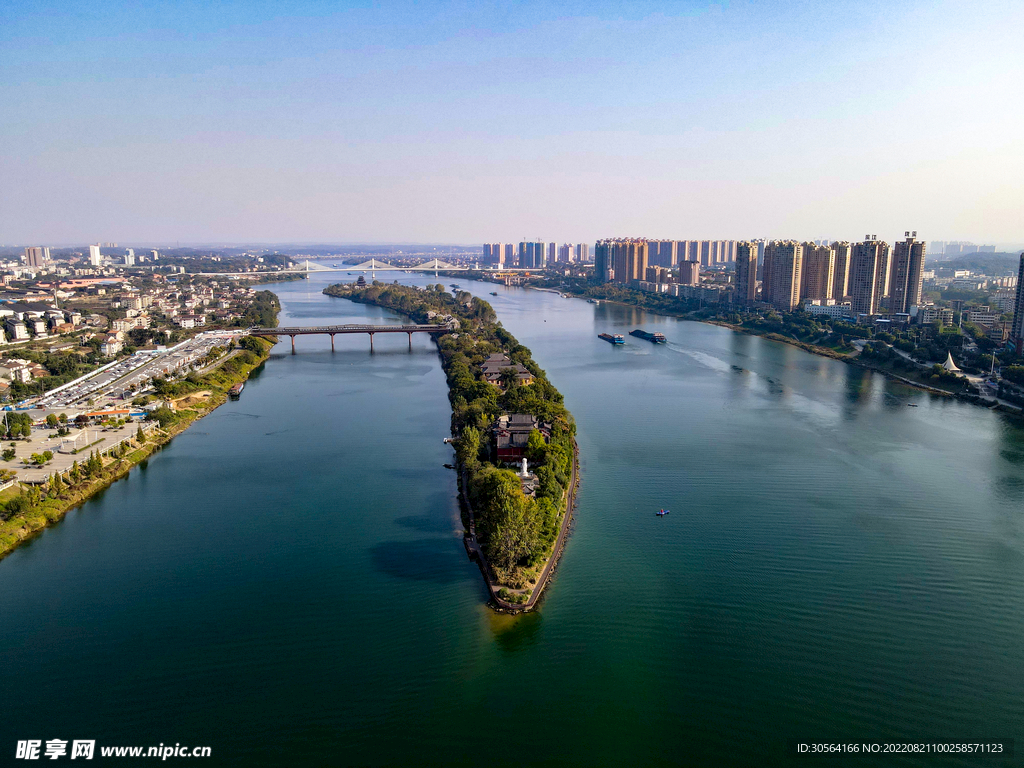 城市湖水旅游