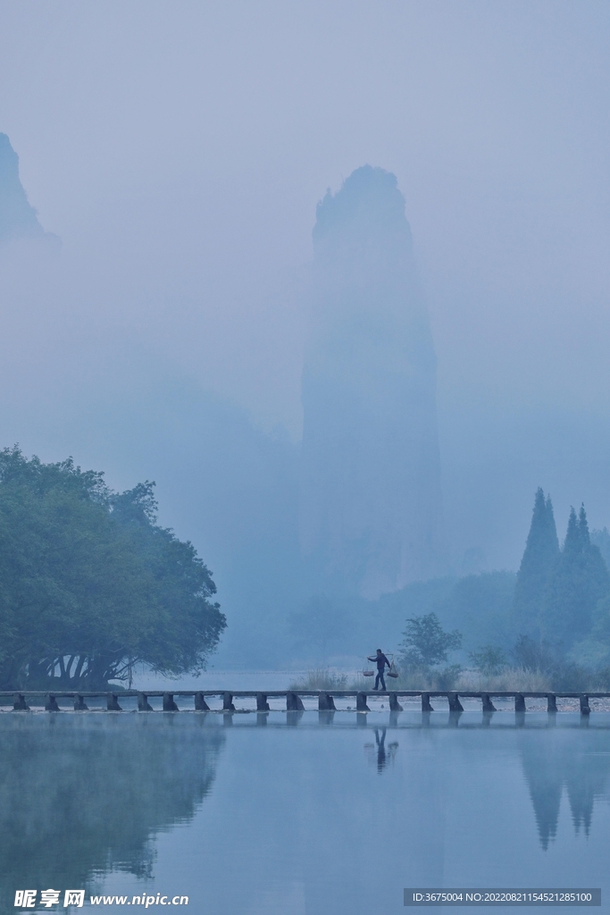 朦胧山水风景