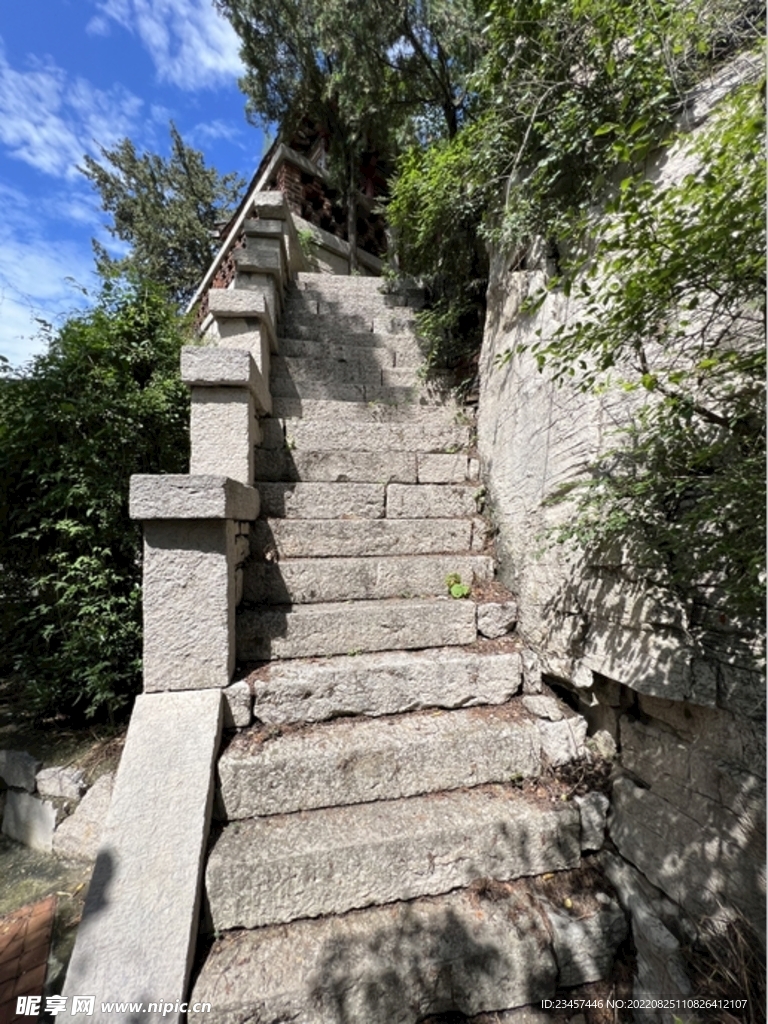 山中台阶