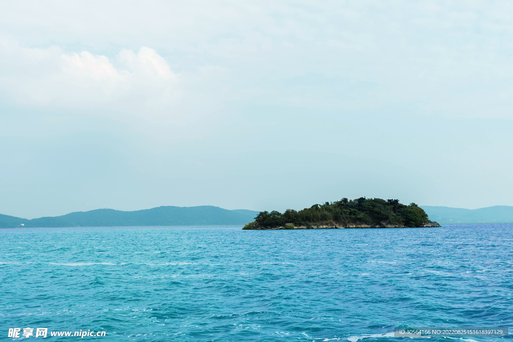 蓝色海水孤岛
