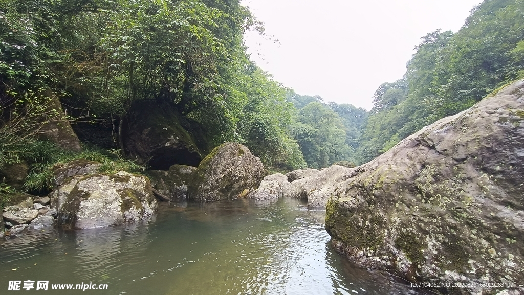 龙苍沟叠翠溪景区