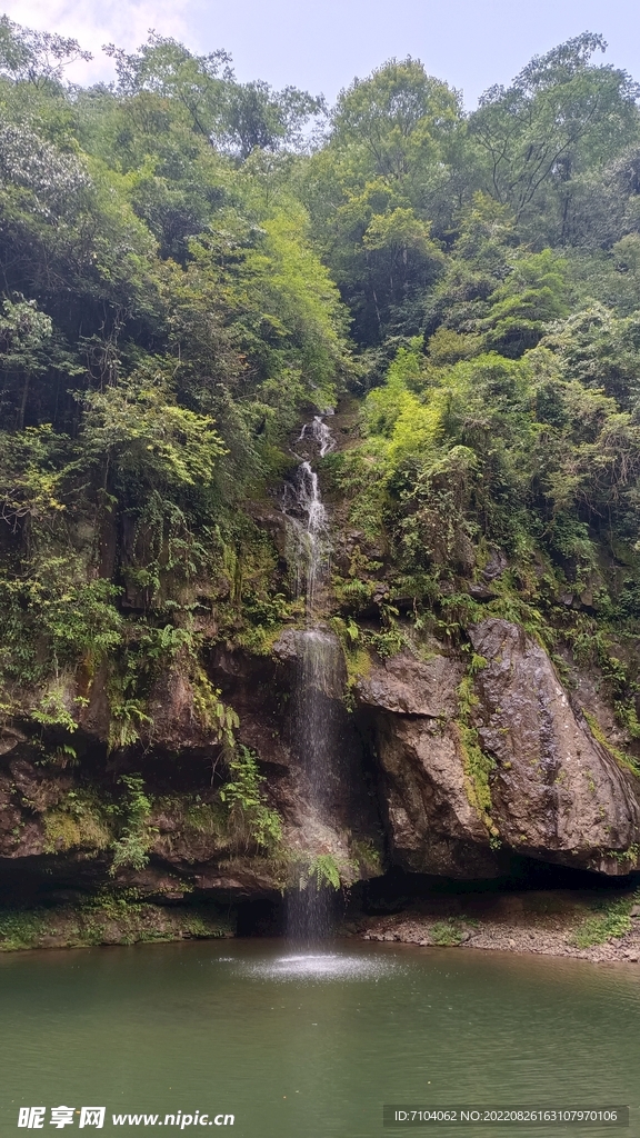 龙苍沟叠翠溪景区