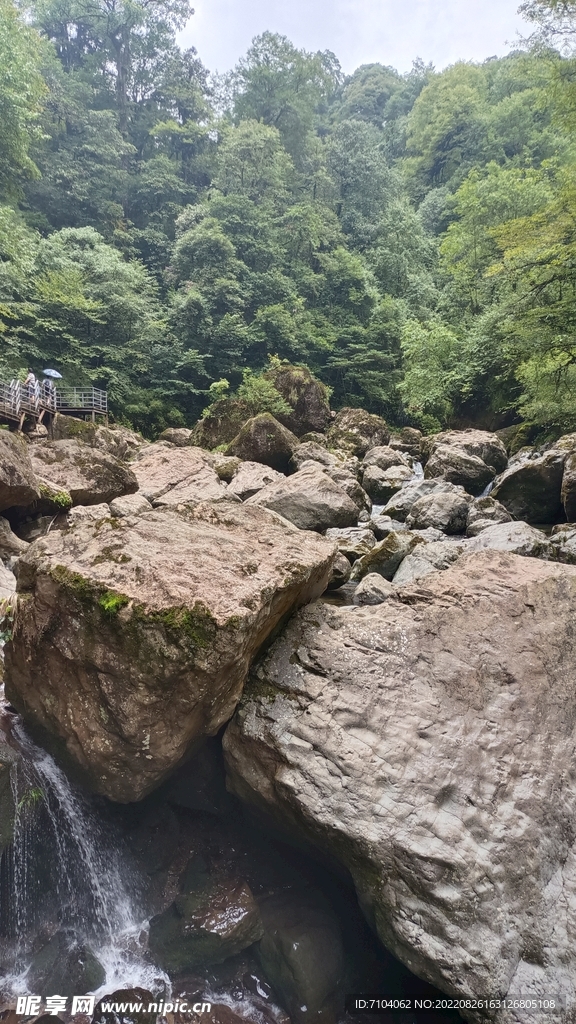 龙苍沟叠翠溪景区